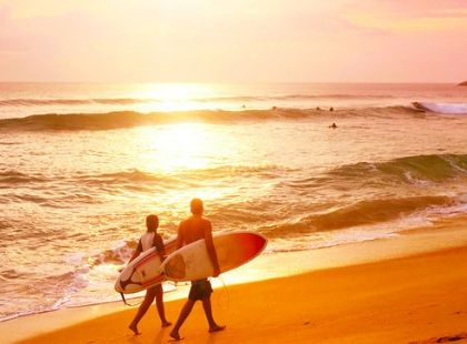 surfing tour in sri lanka